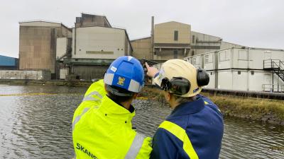 Darren Wines and Dave Murray at the Port Talbot steelplant