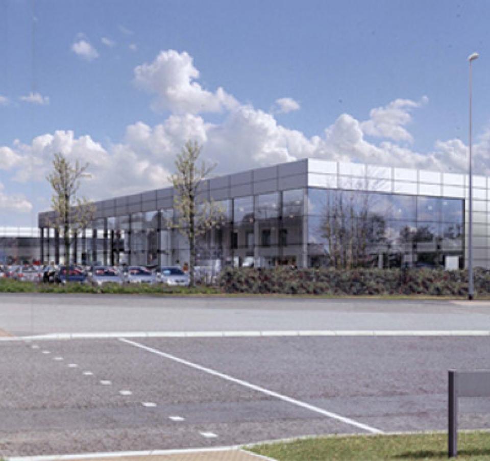 Gatwick Road Car Showroom image 4